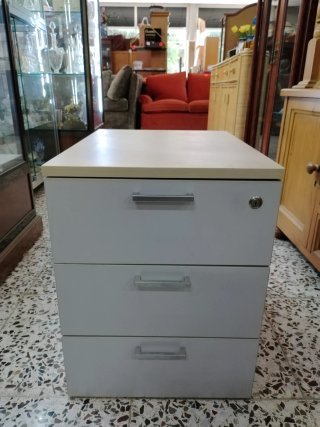 Archivador de oficina de tres cajones