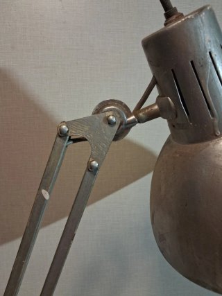Lámpara de mesa Fase Metálica