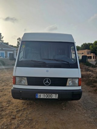Mercedes-Benz mb 100