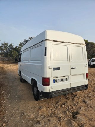 Mercedes-Benz mb 100