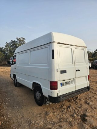 Mercedes-Benz mb 100