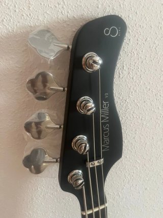 Bajo Eléctrico 4 Cuerdas Negro