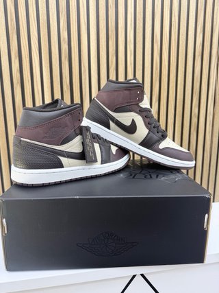 Zapatilla Jordan Beige/Marrón Talla 38.5