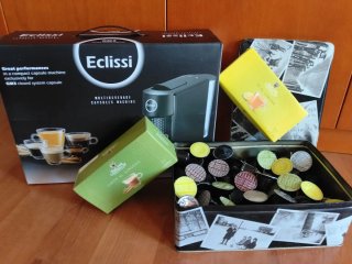 Cafetera Eclissi + 135 cápsulas