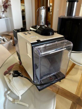 Cafetera Nespresso De'Longhi Lattissima+