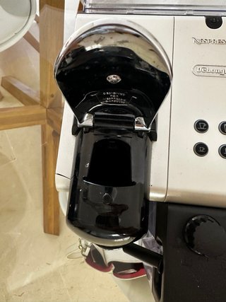 Cafetera Nespresso De'Longhi Lattissima+