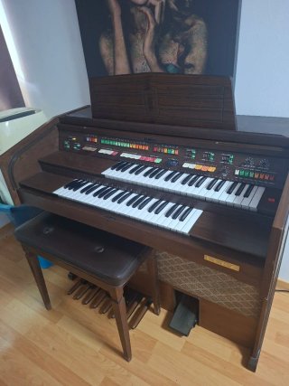Órgano electrónico Elka