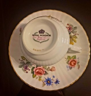 Taza y plato Royal Windsor floral