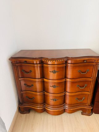 Cómoda Clásica Bombada Madera. PRECIO NEGOCIABLE