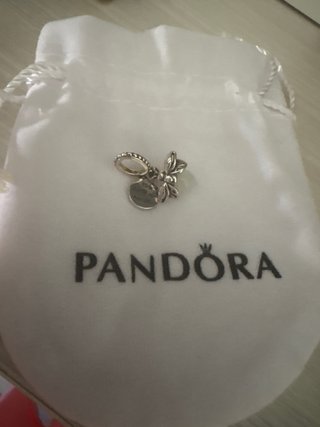 Charm luciernaga Pandora