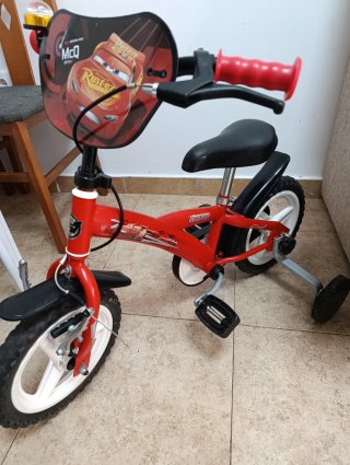 Bicicleta infantil Cars con ruedines