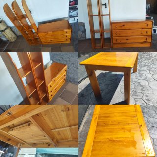 Muebles de madera: Cómoda estantería y mesa.