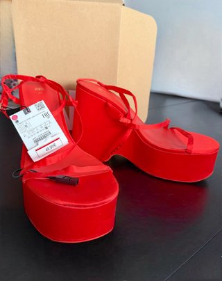 Sandalias Zara Plataforma Roja Talla 41