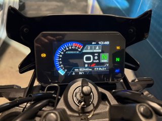 Suzuki GSX-8S 2023 Negra/Roja - Como Nueva