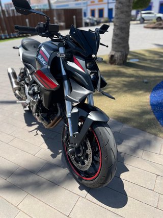 Suzuki GSX-8S 2023 Negra/Roja - Como Nueva