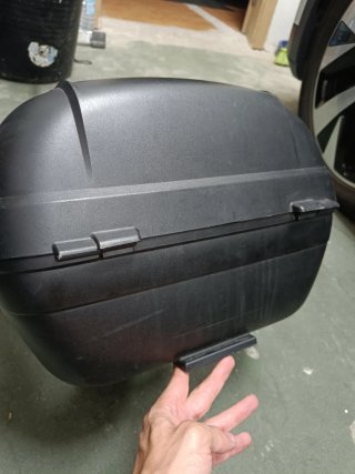 Baúl Moto SH33 Negro + Soporte para maleta