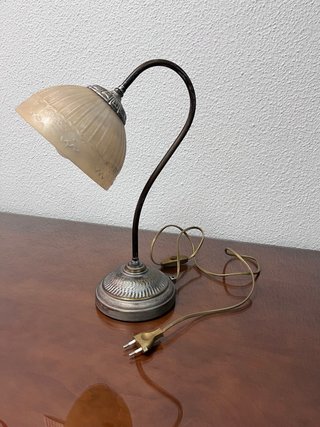 Lámpara de mesa de bronce