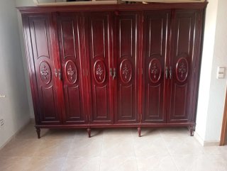 Armario antiguo de madera