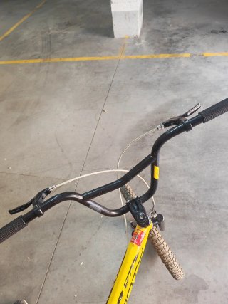 Bicicleta BMX Monty Amarilla