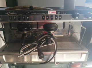 La Cimbali M23UP Cafetera Industrial Mas accesorio