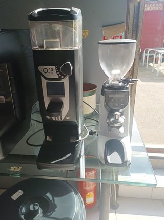La Cimbali M23UP Cafetera Industrial Mas accesorio