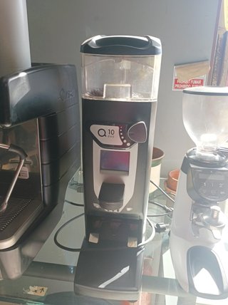 La Cimbali M23UP Cafetera Industrial Mas accesorio