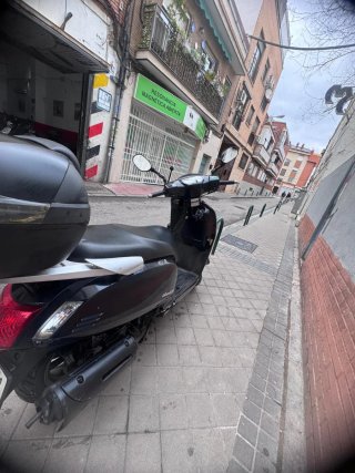 Vendo Kymco Like 2014 azul Scooter 600€ negociable