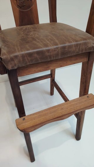 Trona de madera para bebé