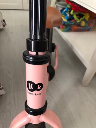 Bicicleta de equilibrio Kinderkraft rosa