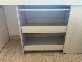 Mesa juvenil Briole con cajonera