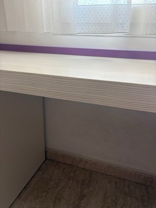 Mesa juvenil Briole con cajonera