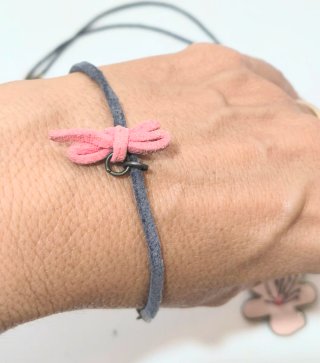 Collana con ciondolo fiore rosa e bianco