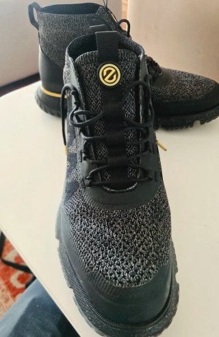 Botas Cole Haan Negras y Grises