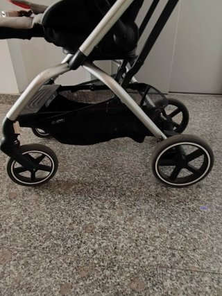 Silla de paseo Cybex Eezy Twist+2 y regalos