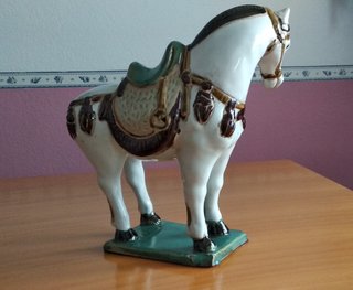 Figura Caballo Cerámica Blanco y Turquesa
