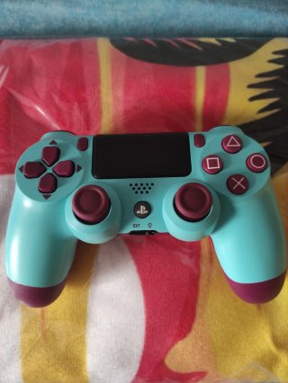 Controller PS4 in colore Berry Blue