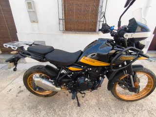 Royal Enfield Himalayan 450 .