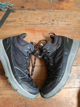 Botas Quechua hombre negras y grises
