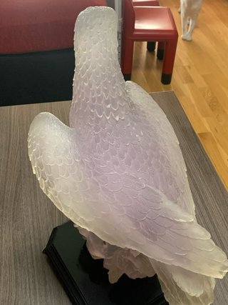 Figura Águila Cristal Morado Transparente aguila