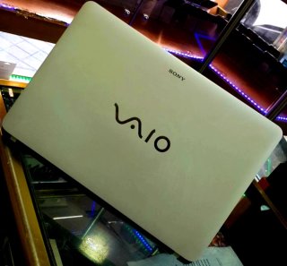 SONY VAIO SFV152 INTEO CORE I3 128GB SSD 8GB RAM