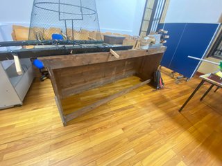 Mesa de madera tallada