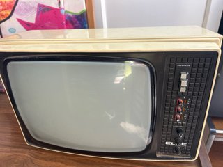 Televisor Antiguo Elite Beige