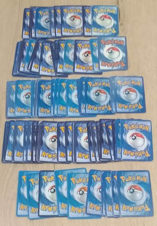 MONTÓN 79 CARTAS POKÉMON