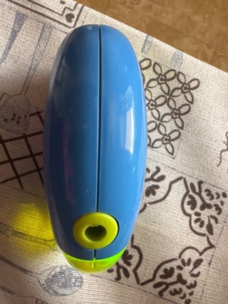 Sacapuntas eléctrico Westcott azul y verde