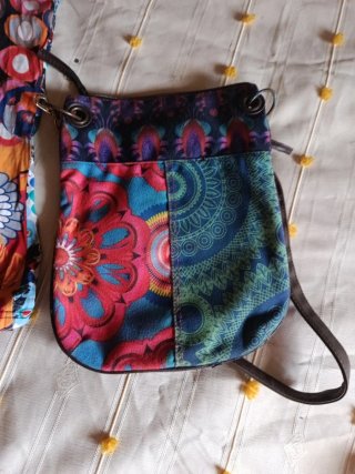 Camiseta tirantes Desigual Talla S y bolso