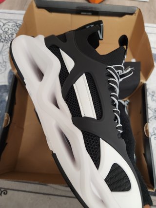 Zapatillas Emporio Arm Negras y Blancas