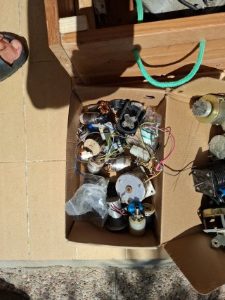 Motores Eléctricos CC/AC y Bombas de Agua y reduct