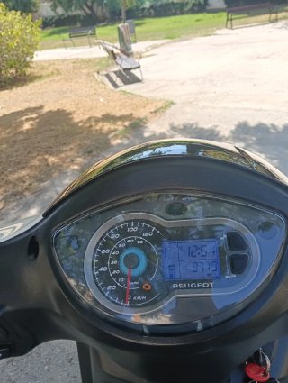 Peugeot Tweet 125 Scooter