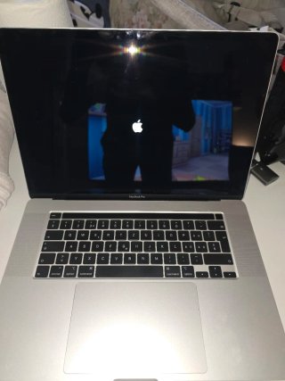 MacBook Pro i7 2019 16GB RAM 512GB SSD Touch Bar