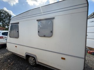 Caravana Adria 750kg